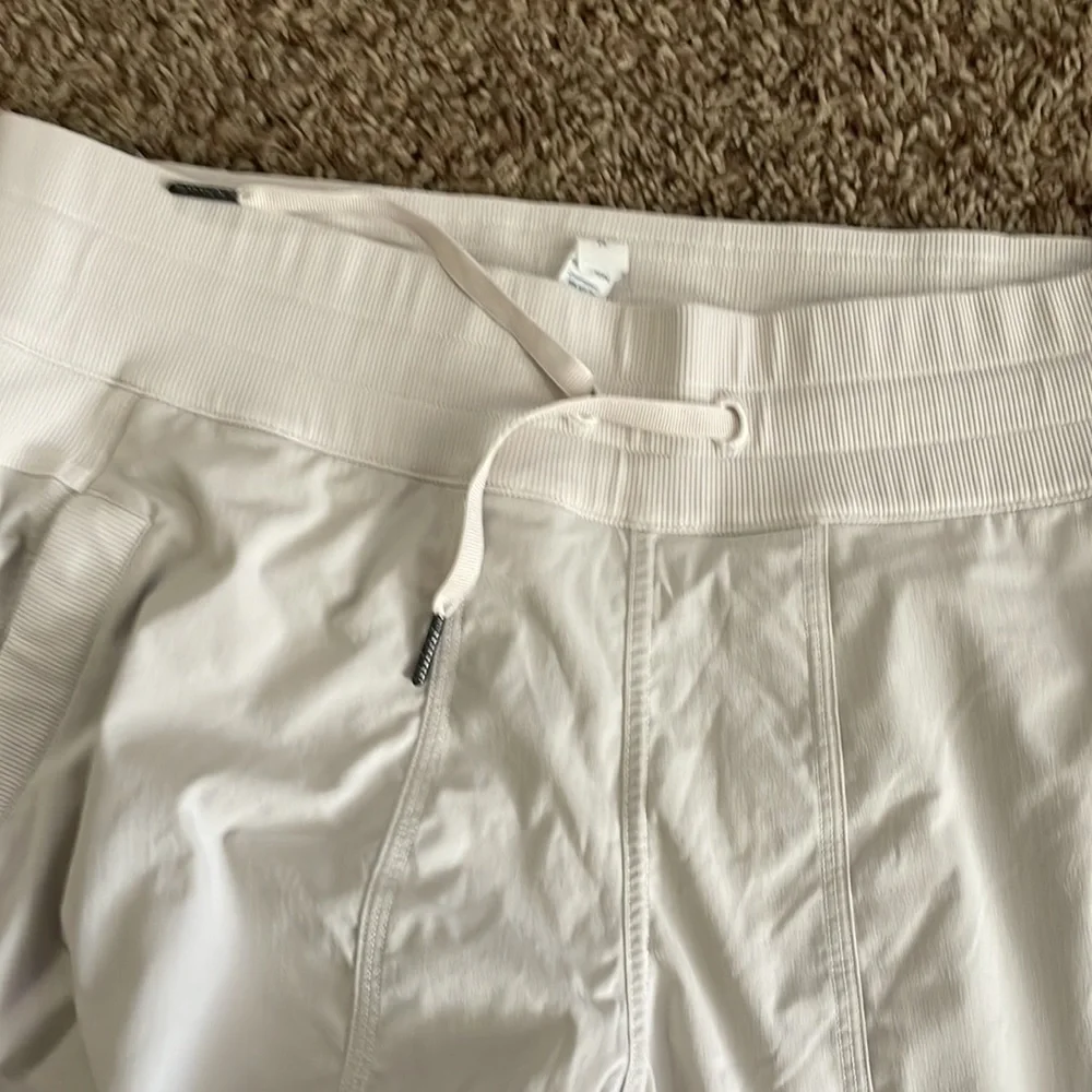 Lululemon dance studio crop pants - Picture 4 of 6